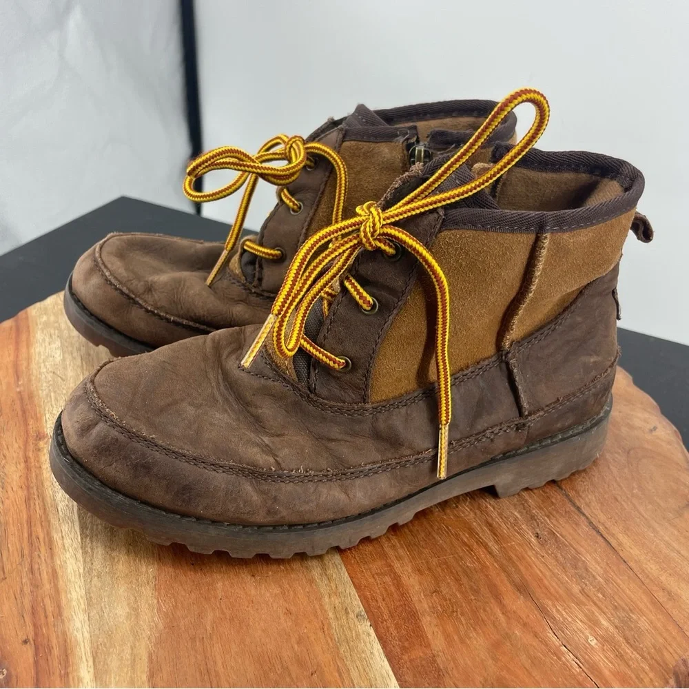 UGG Bradley Leather Suede Zipper Ankle Boot little boy Sz 3